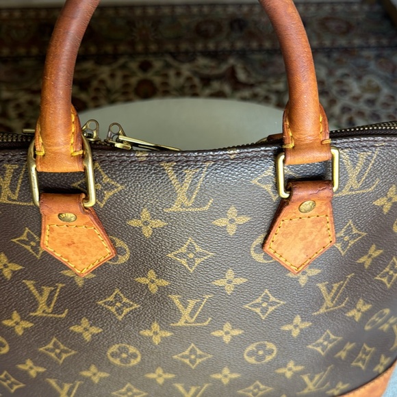 Louis Vuitton Alma bag - Picture 8 of 14